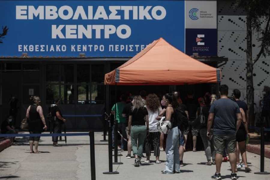 Εφιαλτική εκτίμηση: Αν δεν προχωρήσει ο εμβολιασμός πρέπει να νοσήσουν 4 εκατ. για να έχουμε ανοσία της αγέλης