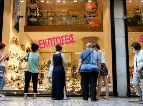 Θερινές εκπτώσεις: Ενθαρρυντικά τα πρώτα δείγματα από την αγορά – Τι πρέπει να προσέχουν οι καταναλωτές