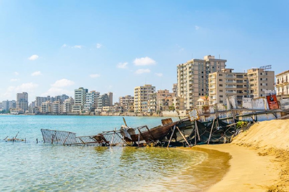 Επιστολή Μενέντεζ σε Μπάιντεν: Ζητά κυρώσεις στον Ερντογάν για τα Βαρώσια