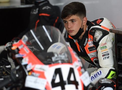 Σοκαριστικός θάνατος 14χρονου αναβάτη στο European Talent Cup (vid)