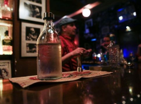Σύγχυση στην εστίαση από τα μέτρα – Ζωντανεύει ο εφιάλτης των λουκέτων – Ζητούν στήριξη