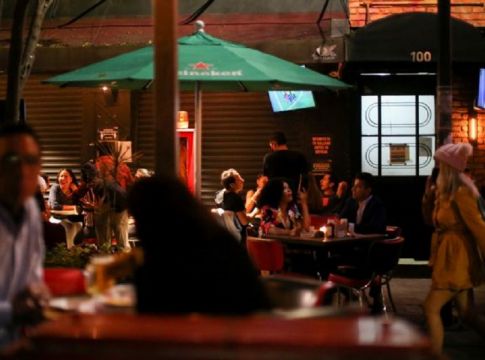 Κορωνοϊός: Η Ευρώπη στη σκιά της μετάλλαξης Δέλτα – «Μην χαλαρώνετε», λένε οι επιστήμονες