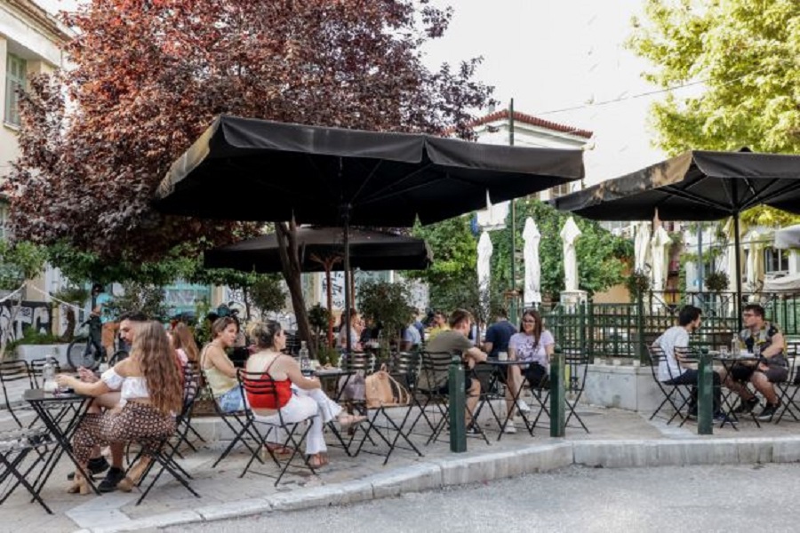 Όλα τα νέα μέτρα στην εστίαση – Ψυχαγωγία μόνο με καθήμενους για να μη… μείνει όρθιο το τέταρτο κύμα