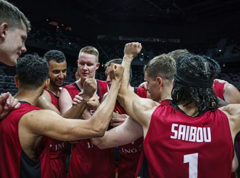 Ρωσία – Γερμανία 67-69: Πέρασαν στα νοκ άουτ οι Γερμανοί, εκτός οι Ρώσοι