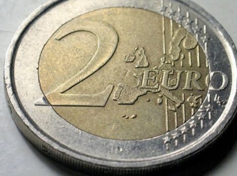 Τεράστια προσοχή! Γέμισε η αγορά με ψεύτικα 2ευρα από το Μαλάουι – Πώς θα τα ξεχωρίσετε
