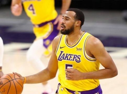 Λέικερς: Restricted free agent o Χόρτον-Τάκερ