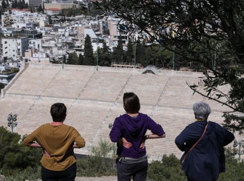 Προειδοποίηση Χαρδαλιά: Τοπικά lockdown μόνο για… ανεμβολίαστους – «Μπλόκο» και στα επιδόματα