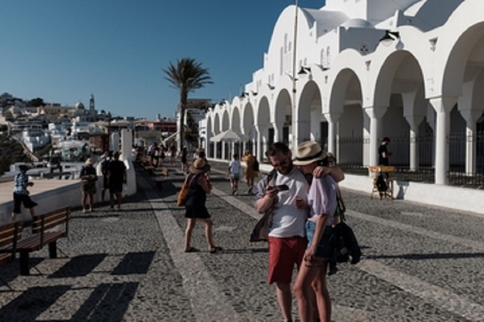 Επελαύνει η μετάλλαξη Δέλτα απειλώντας να «κοκκινίσει» μία στις 3 περιφέρειες της χώρας – Ετοιμάζονται νέα μέτρα