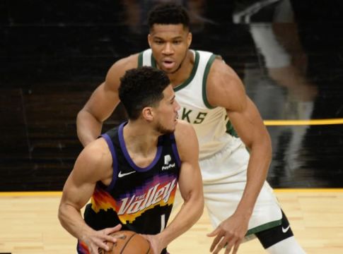 Αντετοκούνμπο και Μπούκερ έγραψαν ιστορία