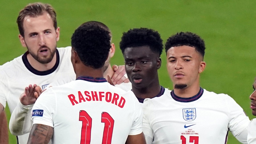 Η UEFA καταδικάζει τις ρατσιστικές επιθέσεις στους Άγγλους ποδοσφαιριστές