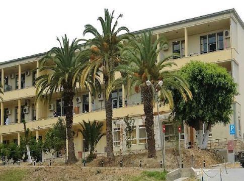 Στην απομόνωση ο ασθενής που προσπάθησε να πνίξει νοσηλεύτρια