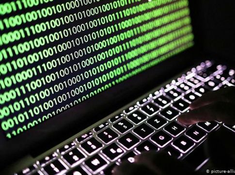 Διαδικτυακό μπλακ άουτ σε δημοφιλείς ιστοσελίδες – Πού οφείλεται το πρόβλημα