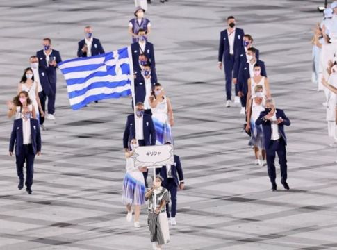 Τελετή Έναρξης: Η εντυπωσιακή είσοδος της Ελλάδας με Πετρούνια και Κορακάκη (vid)