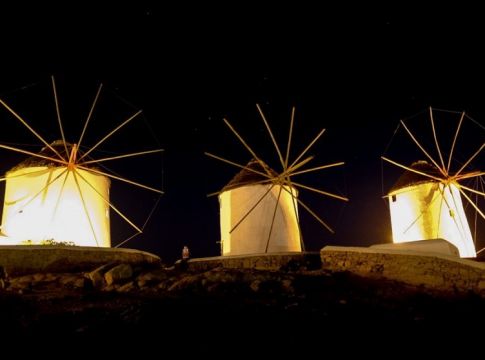 Το παρασκήνιο πίσω από τη δύσκολη απόφαση για τη Μύκονο – Τα στοιχεία που τρομοκράτησαν την κυβέρνηση
