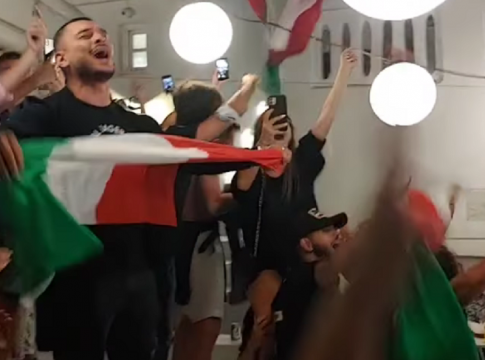 «Κάηκε» η Μύκονος από τους Ιταλούς (vids)