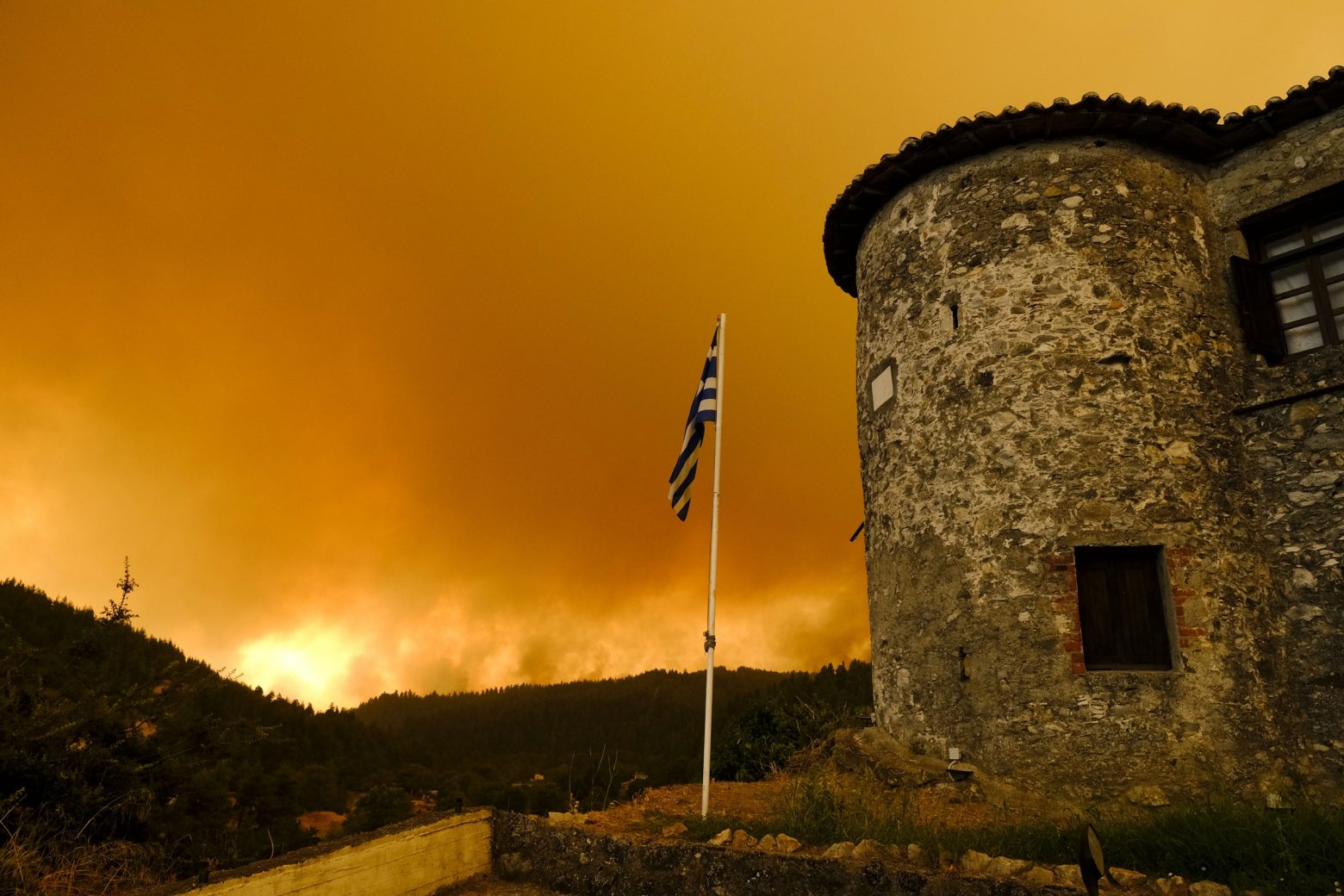 Αριθμοί που πονάνε – Πόση δασική έκταση κάηκε στην Εύβοια σύμφωνα με το meteo