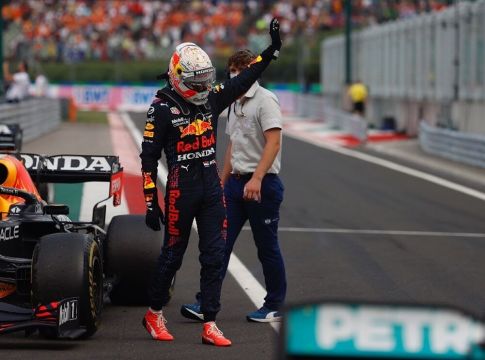 Φερστάπεν – «Δεν είμαι επιθετικός, απλά το κάνω δύσκολο στους άλλους»