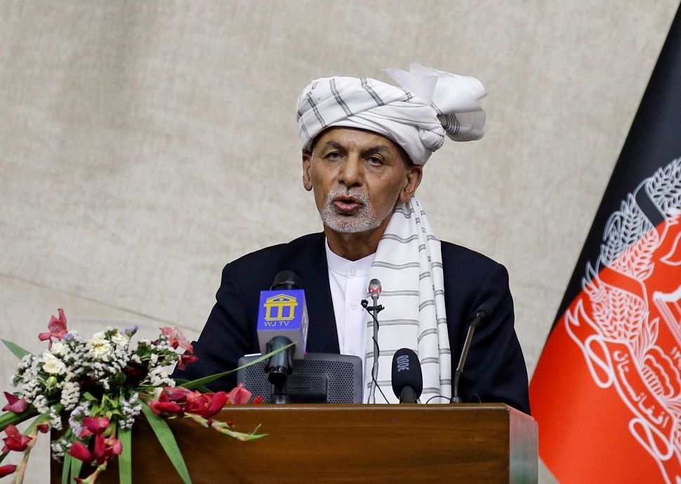 Ο πρόεδρος του Αφγανιστάν έφυγε με 1 ελικόπτερο λεφτά – Άφησε 5 εκατ. γιατί… δεν χωρούσαν