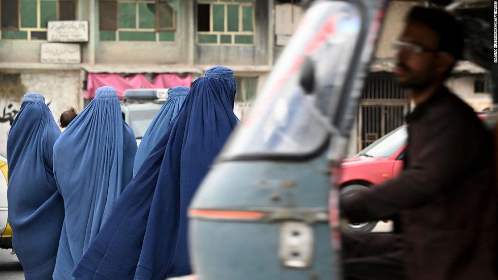 Τρεις γυναίκες στο Αφγανιστάν υπό την κυριαρχία των Ταλιμπάν – «Κανείς δεν πιστεύει όσα λένε»