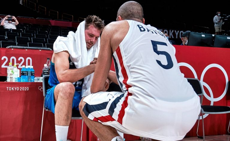 Επική φωτογραφία – Ο Μπατούμ παρηγορεί τον Ντόντσιτς | to10.gr