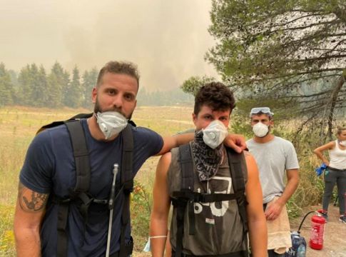 Στη μάχη εναντίων των πυρκαγιών στην Εύβοια ο Παππάς (pics, vids)