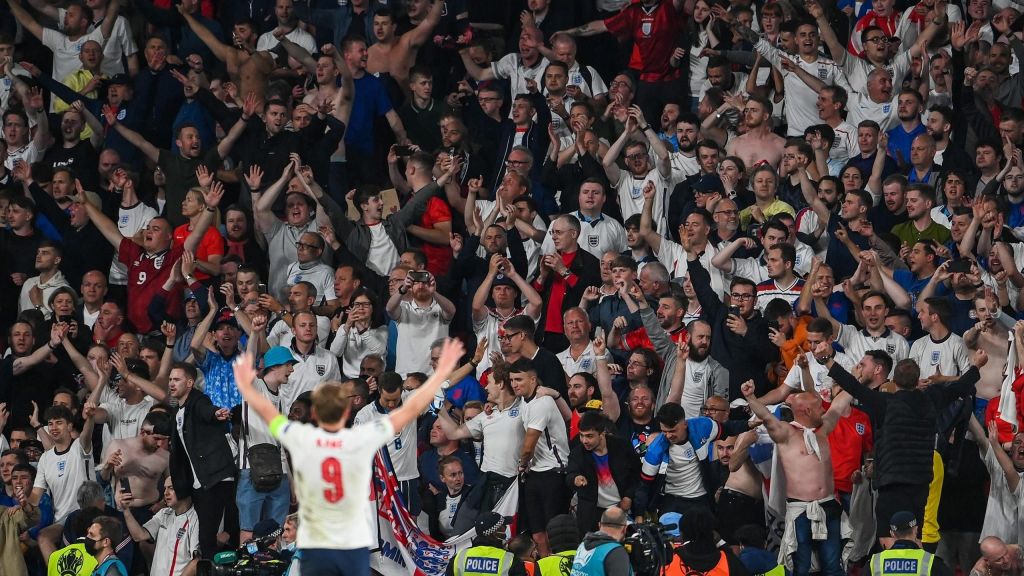 Ανεξέλεγκτη διασπορά του κορωνοϊού στην Αγγλία από τον τελικό του Euro