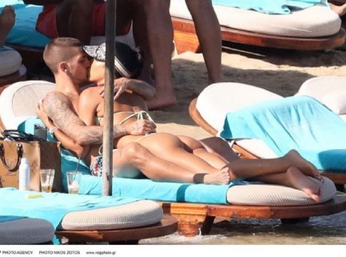 Ξέφυγε ο Βεράτι και η σύζυγός του με το ανύπαρκτο μπικίνι – Ερωτικά παιχνίδια σε ξαπλώστρα στη Μύκονο (pics)