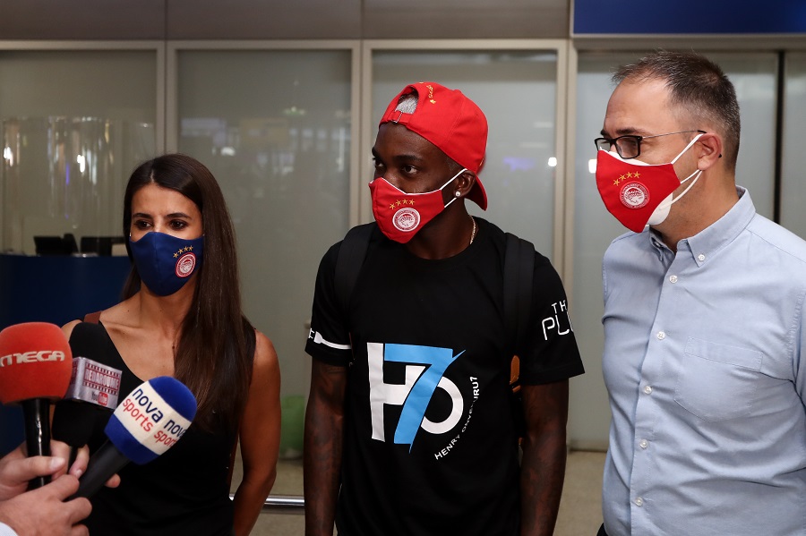 Ολυμπιακός – Στην Αθήνα ο Ονιεκούρου! (pics, vids)