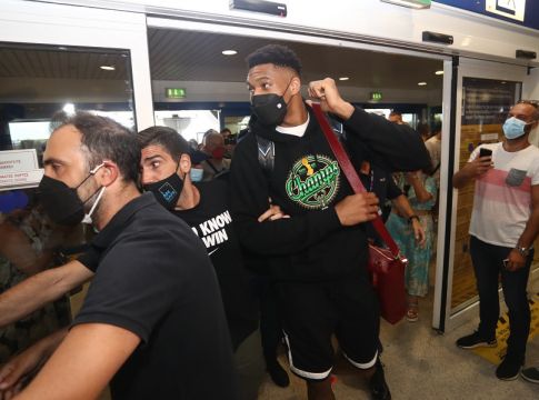 Έφτασαν στην Ελλάδα οι Αντετοκούνμπο