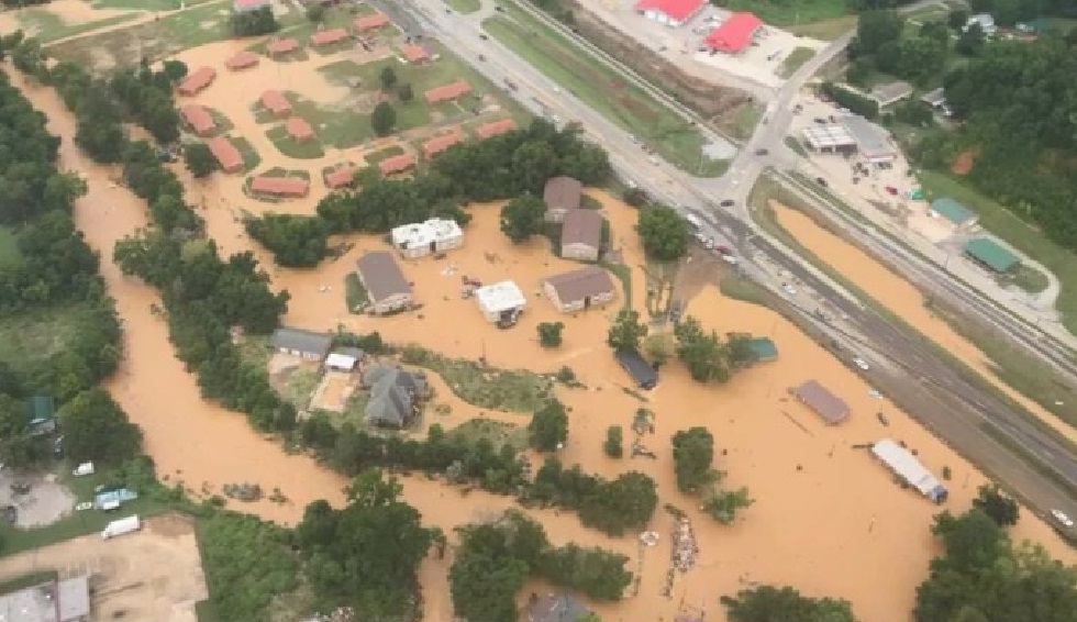 ΗΠΑ – Τουλάχιστον 16 νεκροί στο Τενεσί από τις πλημμύρες