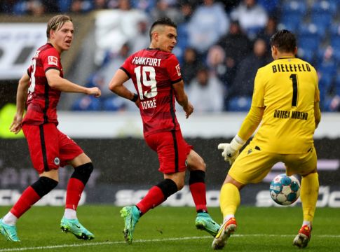 Ούτε τώρα η Άιντραχτ – Τρίτο σερί ματς χωρίς νίκη (vids)