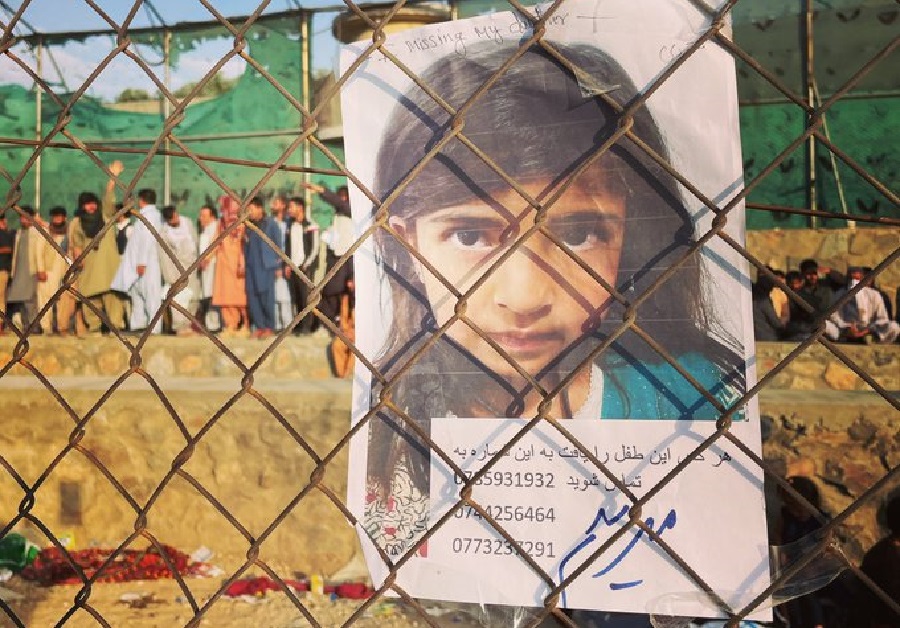 Όλο και περισσότερα παιδιά αγνοούνται εν μέσω χάους στην Καμπούλ – Εικόνες που συγκλονίζουν