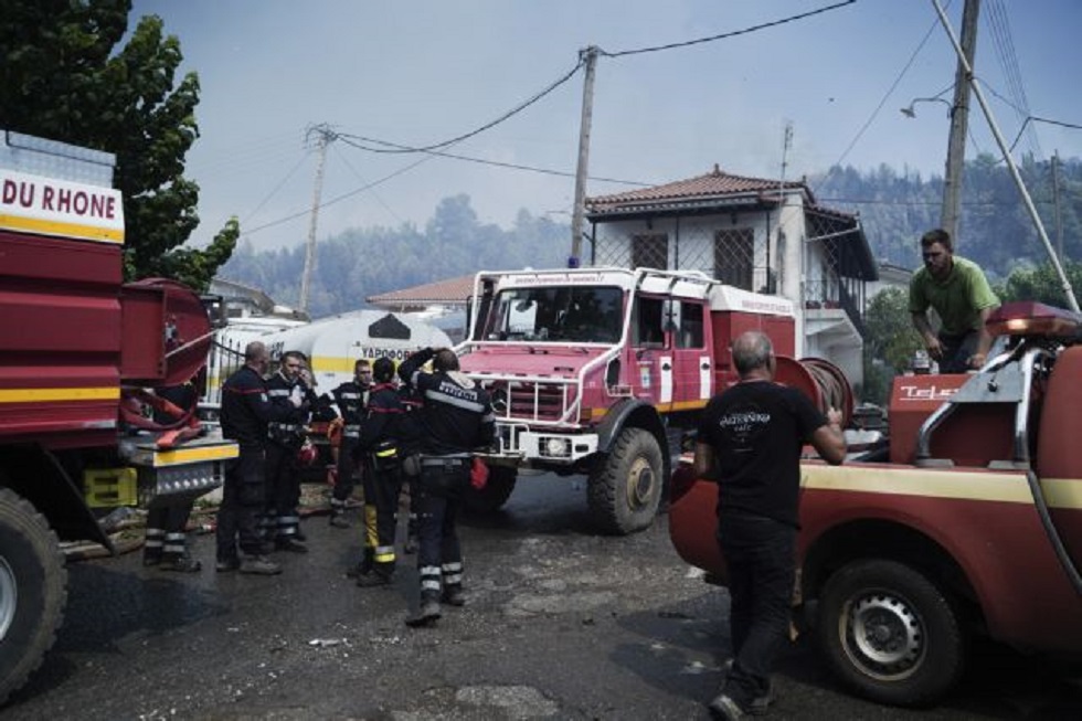 Ολονύχτια προσπάθεια να μην προκληθούν αναζωπυρώσεις στη Γορτυνία