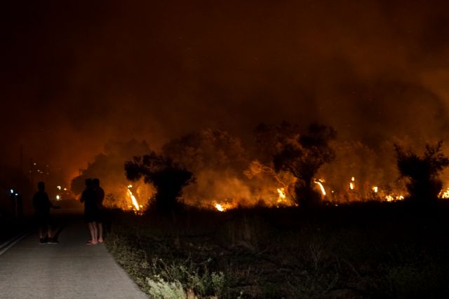 Μια ανάσα μακριά από τον αρχαιολογικό χώρο της Αρχαίας Ολυμπίας οι φλόγες – Ανοίγονται αντιπυρικές ζώνες