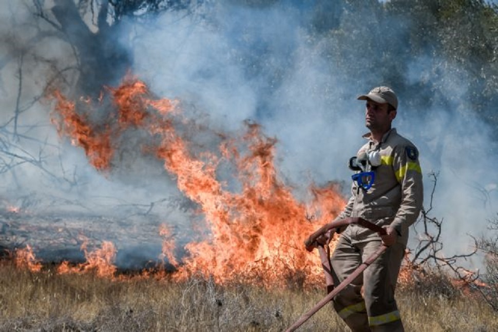 Χρυσοχοΐδης – Βελτιωμένη η κατάσταση στη Λαυρεωτική – Δύσβατο το μέτωπο στα Βίλια