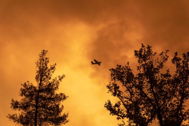 Παραιτήθηκε ο διοικητής της Αεροπορίας Στρατού – Αναζήτηση ευθυνών για τις φωτιές