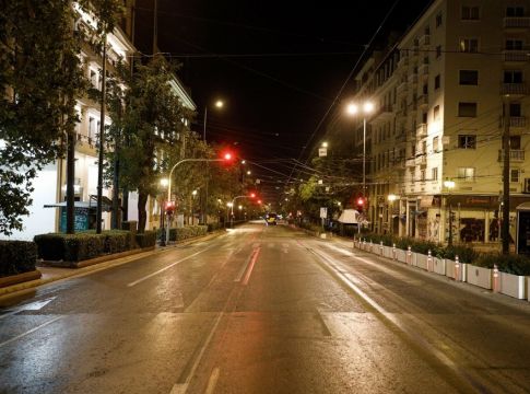 Εφιαλτικές προβλέψεις για το φθινόπωρο – Σενάρια για 1.000 διασωληνωμένους την ώρα που ανεβαίνει η θνησιμότητα