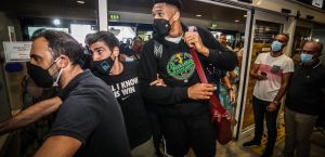 Ο Γιάννης ακύρωσε την εκδήλωση στα Σεπόλια εξαιτίας της πυρκαγιάς στην Βαρυμπόμπη (pic)