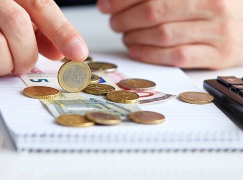 Μειωμένες ασφαλιστικές εισφορές έως το τέλος του 2022