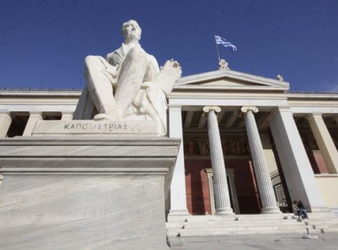Νέα μέτρα για ανεμβολίαστους – Τι θα ισχύει για μαθητές και φοιτητές