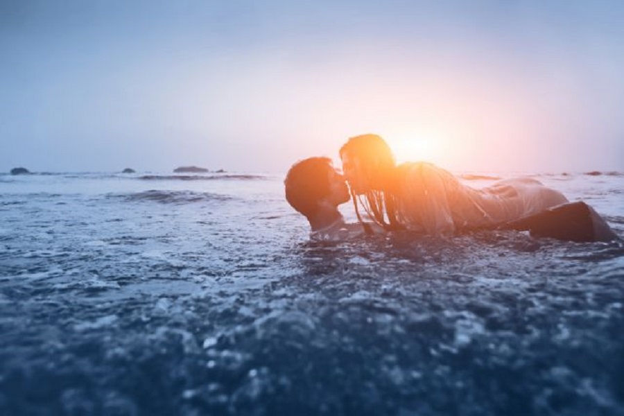 «Κάποιο καλοκαίρι…» – Επτά tips για να κρατήσει ο έρωτάς σας και το χειμώνα