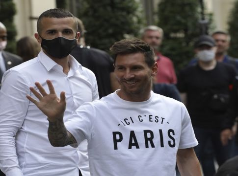 Χαμός από φιλάθλους της Παρί για τον Μέσι (pic)