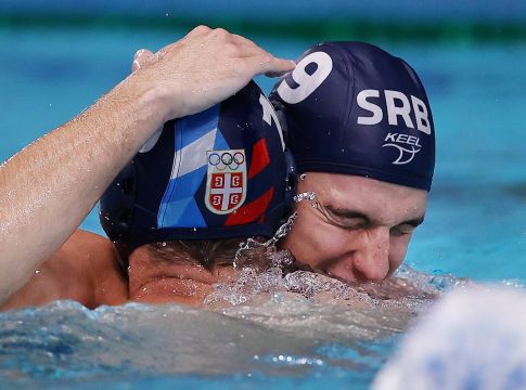 Σερβία – Ισπανία 10-9 – Οι «πλάβι» με γκολάρα του Φιλίποβιτς στον τελικό!