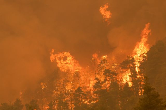 Τα διεθνή ΜΜΕ καταγράφουν την ελληνική τραγωδία – Εκτενή ρεπορτάζ για τις φωτιές