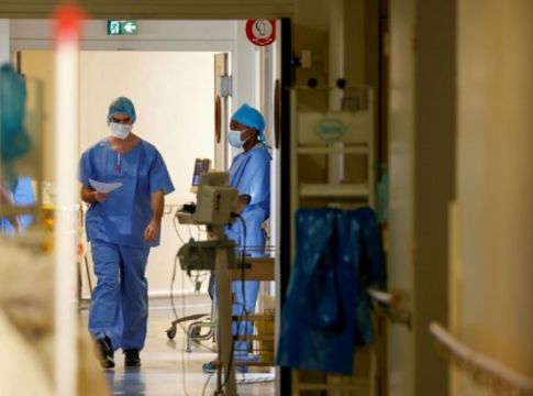 Κορωνοϊός – 4.206 κρούσματα, 16 θάνατοι και 258 διασωληνωμένοι