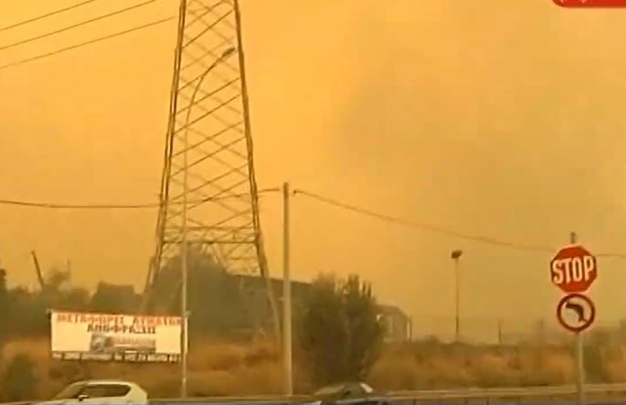 Συναγερμός – Η φωτιά μπήκε στην Ιπποκράτειο Πολιτεία – Εφιαλτικές εικόνες