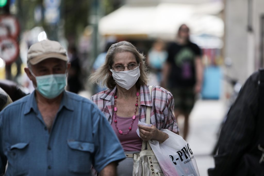 Αποκάλυψη για τη μετάλλαξη Δέλτα – Καθυστερούν να εμφανίσουν συμπτώματα όσοι έχουν μολυνθεί αλλά μεταδίδουν τον ιό