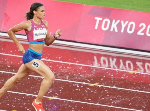 Θρίαμβος της Σίντνεϊ ΜακΛάφλιν