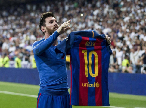 Όταν ο Μέσι «τέζαρε» τη Ρεάλ και ζήτησε από το «Μπερναμπέου» να του… υποκλιθεί (pics, vid)