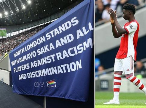 To θερμό χειροκρότημα των οπαδών της Τότεναμ στον Σάκα ! (vid)